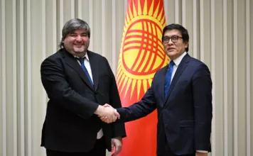 Эдиль Байсалов принял представителей администрации президента РФ