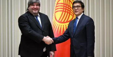 Эдиль Байсалов принял представителей администрации президента РФ Главная