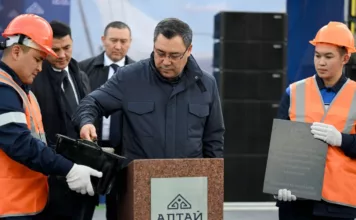 Президент дал старт масштабному проекту строительства городка «Алтай» в Бишкеке