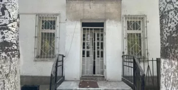 В Бишкеке в муниципальную собственность возвращено помещение аптеки Главная