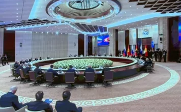 Начались переговоры в расширенном составе с участием президентов Жапарова и Путина