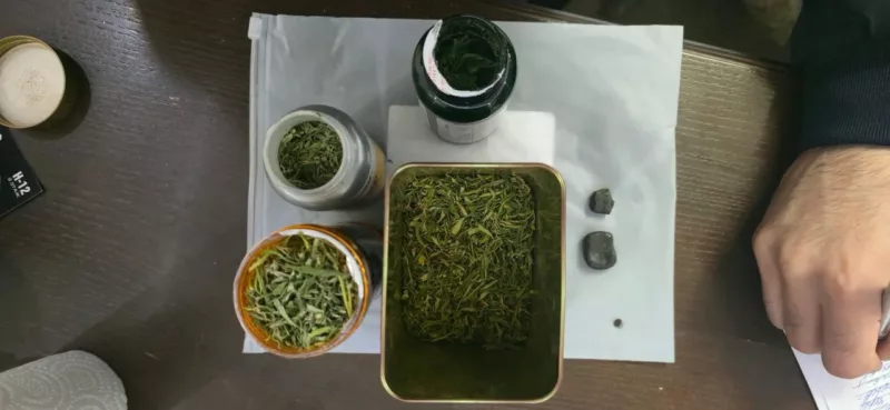 Whatsapp image wl7ydxr. Max 2560x1440. Format webp. Jpegquality 90 сотрудник администрации октябрьского района бишкека задержан по делу о сбыте наркотиков