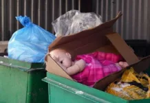 В Сокулуке тело новорожденной девочки нашли в мусорном баке. По подозрению в убийстве задержали мать