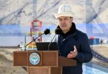 Садыр Жапаров потребовал отменить безлимитный тариф и раскритиковал министра энергетики КР Таалайбека Ибраева