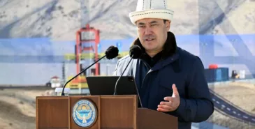 Садыр Жапаров потребовал отменить безлимитный тариф и раскритиковал министра энергетики КР Таалайбека Ибраева Главная