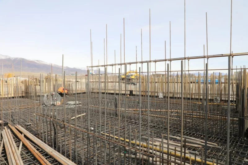 Photo 2025 11 06 16 44 44 2 в балыкчы строят 12-этажные дома, с ходом работ ознакомился ташиев