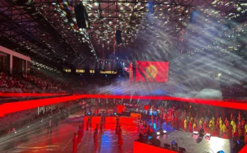 Малая арена в Бишкеке будет называться «Жаштык» («Молодость»), объявил Садыр Жапаров на церемонии открытия