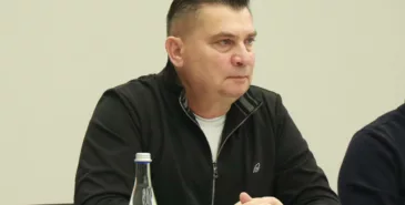 «Очень грубо матерится». Камчыбек Ташиев объяснил, почему уволил украинского специалиста с поста тренера клуба «Мурас Юнайтед» Главная