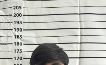 В Сокулуке трое парней на Toyota Camry выманили у прохожего телефон «для звонка», дважды ударили по лицу и скрылись