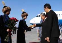 В Кыргызстан прибыл министр иностранных дел Китая Ван И