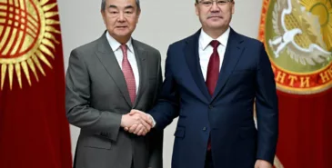 Садыр Жапаров принял министра иностранных дел Китая Ван И Главная