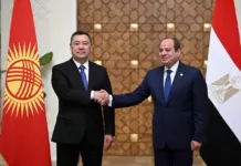 В Каире состоялась официальная церемония встречи Садыра Жапарова с президентом Египта