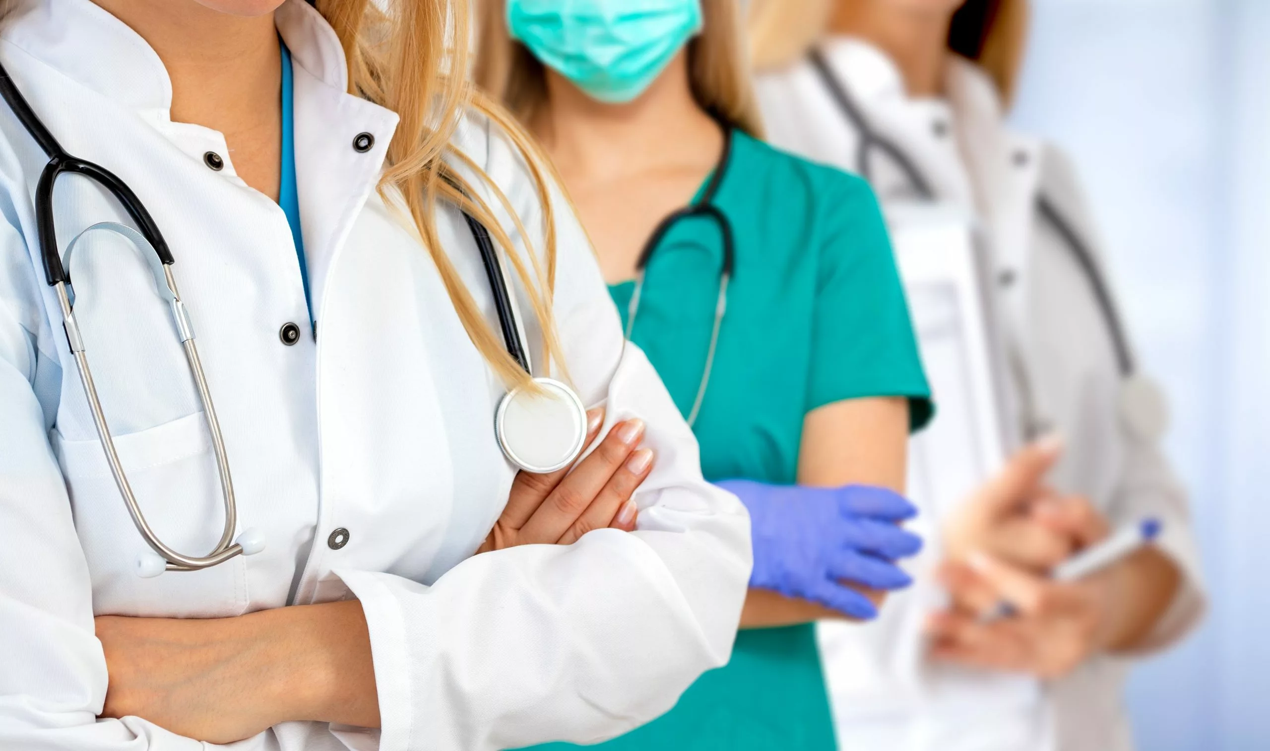 vtoroe mnenie vracha scaled 1 Кийинки жылдын апрелинен тарта дарыгерлердин маянасы 50 пайызга көтөрүлөт