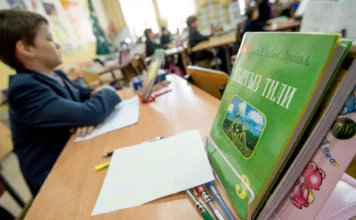 От всех выпускников будем требовать владения кыргызским языком — Байсалов