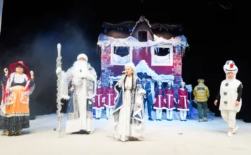 Талас облусунун башчысы Эрмат Джумаевдин балдар үчүн жаңы жылдык балаты майрамы өттү