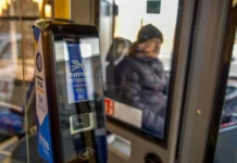 В 2026 году автобусы Бишкека полностью перейдут на безналичную оплату проезда