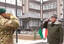 Камчыбек Ташиев передал ключи от 64 квартир семьям военнослужащих в Баткенской области