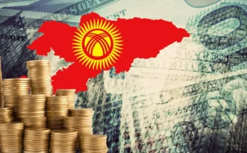 Кыргызстан полностью погасит внешний долг к 2035 году, сообщил президент Садыр Жапаров на Народном курултае