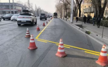 На улице Ахунбаева в Бишкеке появилась автобусная полоса — от Жукеева-Пудовкина до Чынгыза Айтматова