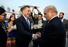 Садыр Жапаров прибыл в Пакистан с гоcвизитом