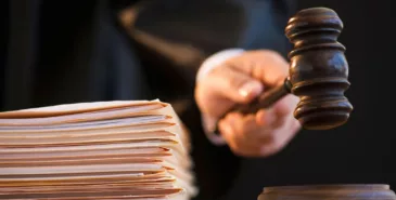 Садыр Жапаров подписал указ о численности судей Верховного суда Главная