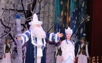 На президентскую елку в Бишкек прибыли 490 детей со всего Кыргызстана