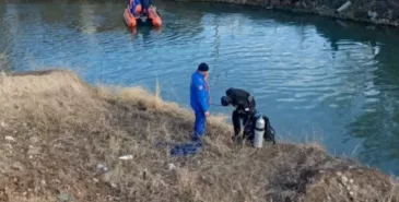 Ведутся поиски трех человек, упавших в БЧК Главная