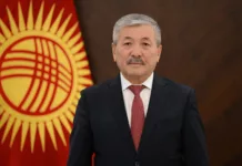 Касымалиев Радио жана телекөрсөтүү кызматкерлеринин күнү менен куттуктады