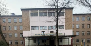 В школах Бишкека ищут бомбы Главная