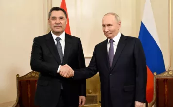 Садыр Жапаров провел переговоры с Владимиром Путиным в Санкт-Петербурге