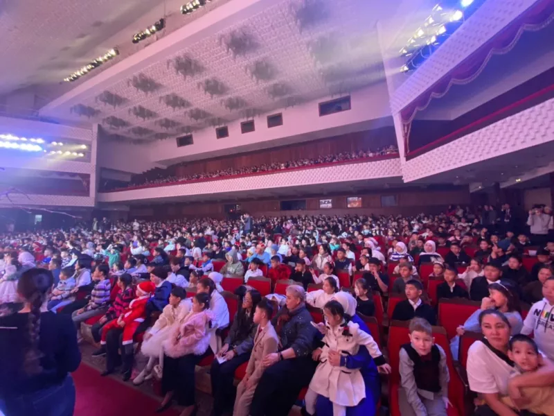 Whatsapp image dpxz1ol. Max 2560x1440. Format webp. Jpegquality 90 бишкекте балдарга арналган президенттик балаты майрамы өттү