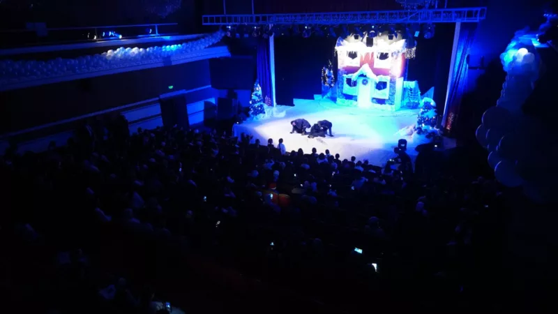 A4ddd558 b06d 487c a6b7 ac0998b5bd02 талас облусунун башчысы эрмат джумаевдин балдар үчүн жаңы жылдык балаты майрамы өттү