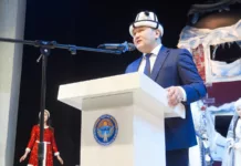 Состоялся новогодний праздник для детей с участием главы Таласской области Эрматa Джумаева