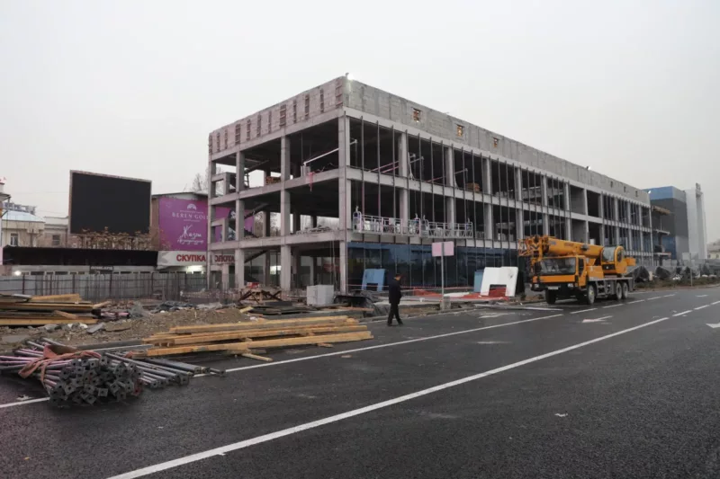 Fb16aaa8 4dae. Max 2560x1440. Format webp. Jpegquality 90 ташиев поручил демонтировать конструкции, сужающие проспект чуй