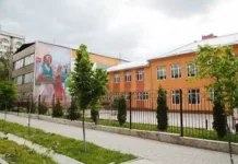 Из-за сообщений о якобы готовящихся терактах эвакуированы пять школ в Бишкеке, сообщает ГУВД