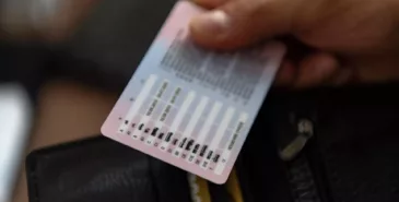 Срок бесплатной замены водительских удостоверений может быть продлен Главная