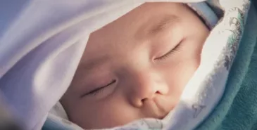 Под Новый год в Кыргызстане прошло 364 родов, из них – четыре двойни. Об этом сообщили в пресс-центре Минздрава Главная