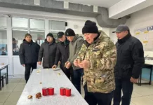 В ошской школе, которую недавно проверил Женишбек Токторбаев, заменили повара. Теперь детей кормят свежим хлебом и сладкой выпечкой