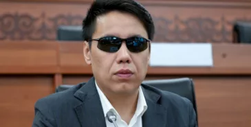 Одна поездка на такси может подорожать с 200–300 сомов до 800, прогнозирует депутат Дастан Бекешев Главная