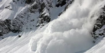 Штормовое предупреждение. На автодороге Бишкек — Ош ожидается сход снежных лавин Главная