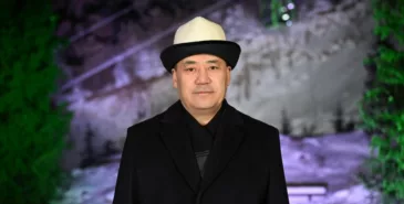 Садыр Жапаров поздравил кыргызстанцев с Новым годом Главная