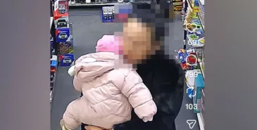 Супружеская пара с 4-месячным ребенком ходила по магазинам и тайно уносила вещи — их задержали Главная