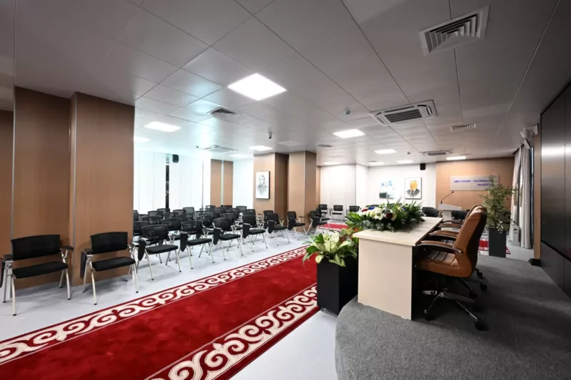 624337112 2584. Max 2560x1440. Format webp. Jpegquality 90 президент садыр жапаров открыл здание военно-медицинской службы гкнб