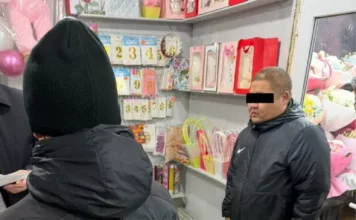 Сотрудника мэрии Бишкека задержали при получении взятки