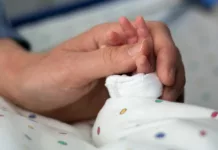 В Токмоке на свет появилась девочка весом 5,2 кг