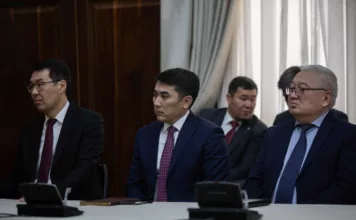 Новый замминистра иностранных дел Кайрат Турсункулов представлен коллективу МИД КР