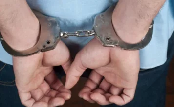 В Бишкеке спецназ жестко задержал лжемилиционеров (видео)