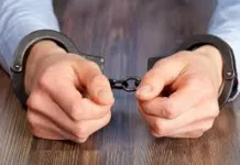 Майора милиции задержали на глазах у сослуживцев. Его водворили под стражу по обвинению в пытках