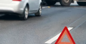 Минивэн сбил трех детей на обочине и врезался в другую машину в Ошской области (видео) Главная