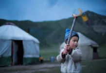 Многодетные матери получат до 2 млн сомов по программе «Бала Береке»